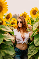 Shelby_Sunflowers_Session-06485