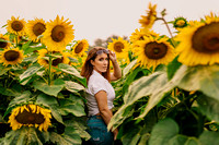 Shelby_Sunflowers_Session-06501