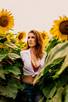 Shelby_Sunflowers_Session-06519