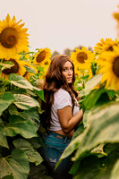 Shelby_Sunflowers_Session-06539
