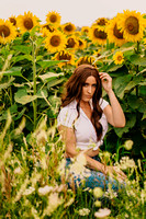 Shelby_Sunflowers_Session-06614